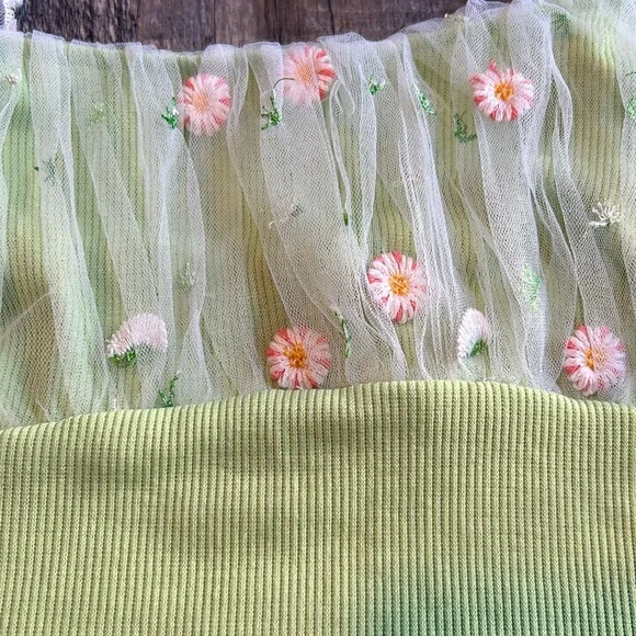 SHEIN MOD Floral Embroidery Ruched Crop Top Size Medium Green Lace Overlay - Picture 6 of 11